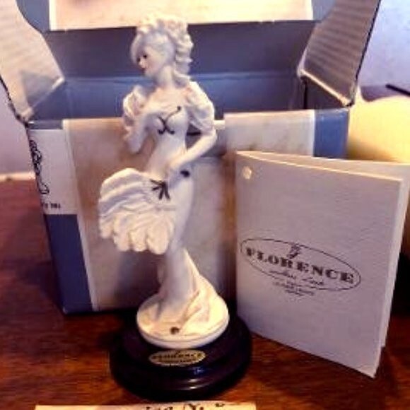 Giuseppe Armani The Society Chantal Member Gift 1999 - Picture 1 of 6